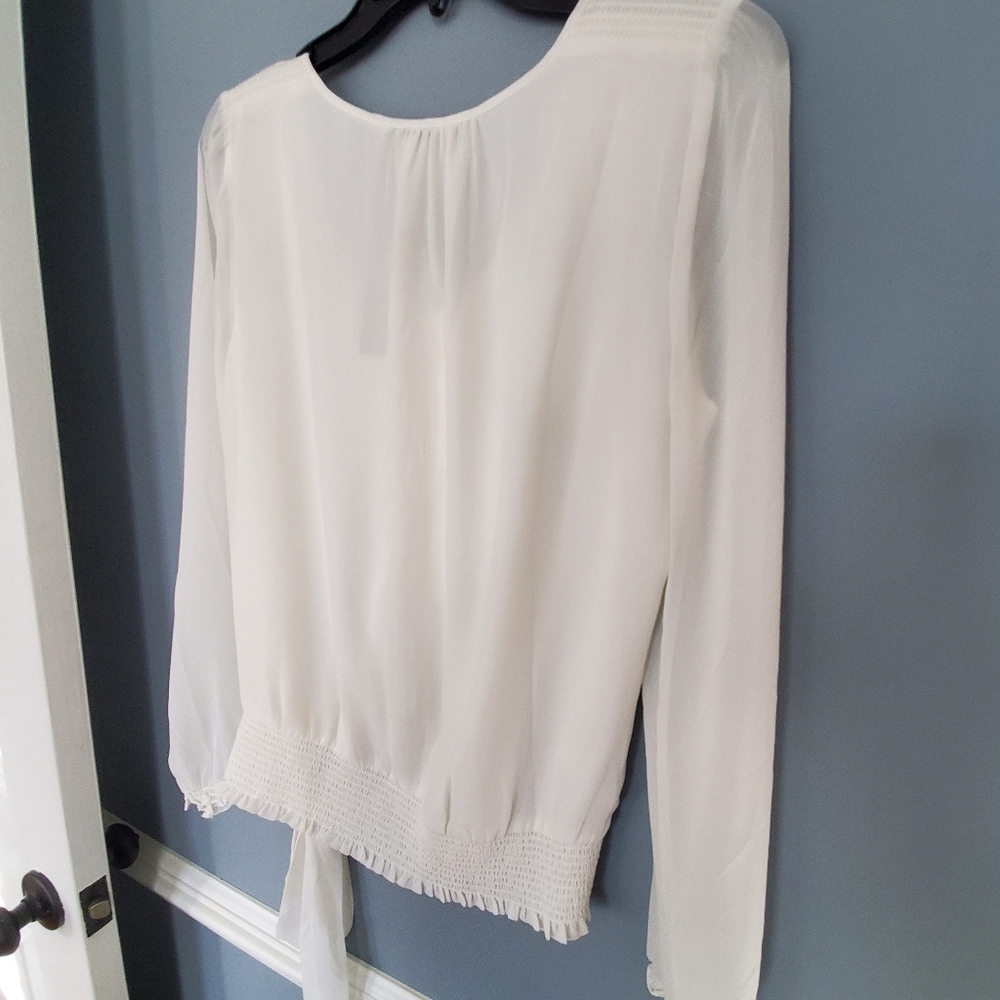 Semi sheer white house black market blouse - Picture 2 of 3